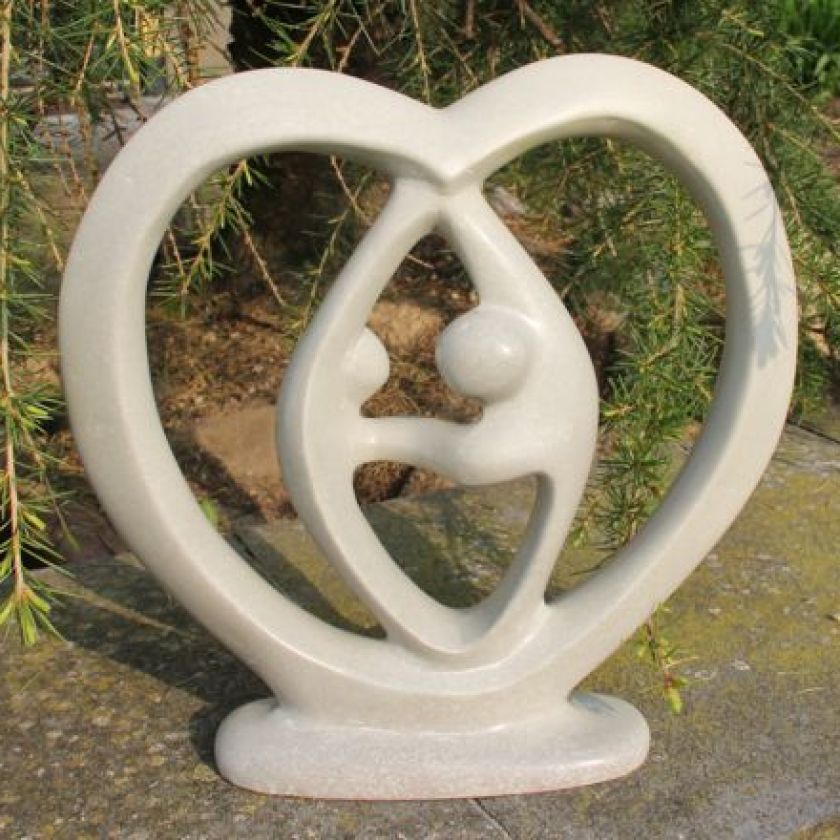 Beeld paar in hart 30 cm zeepsteen - 5500357087 -  Fairtrade bij MajesticAlly