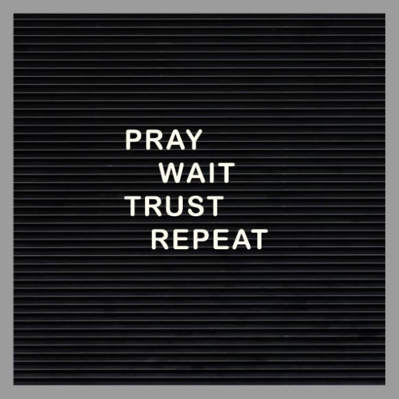 Kaart 'Pray wait trust repeat' - MA32029 -  Words&Letters bij MajesticAlly