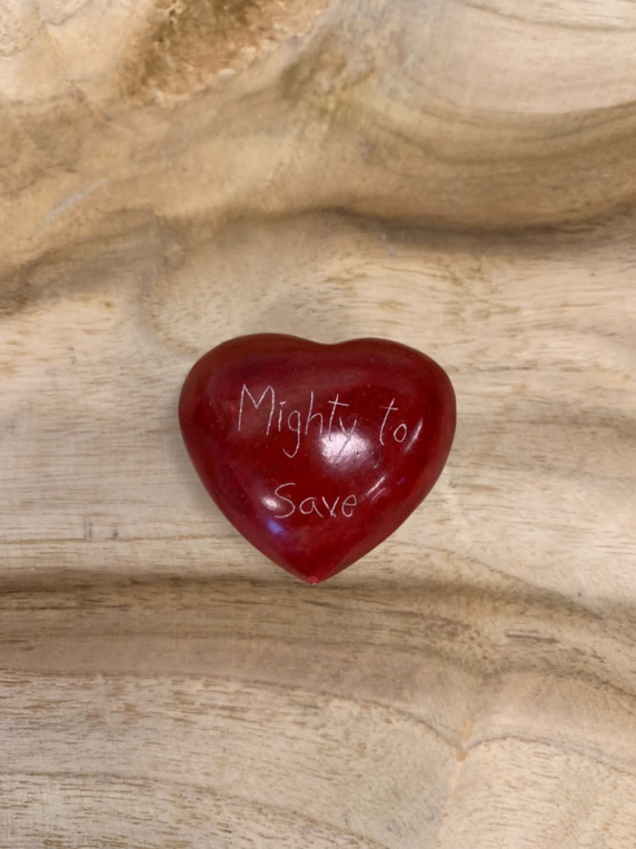 Mighty to Save rood hart blackstone - 5500359455 -  Fairtrade bij MajesticAlly
