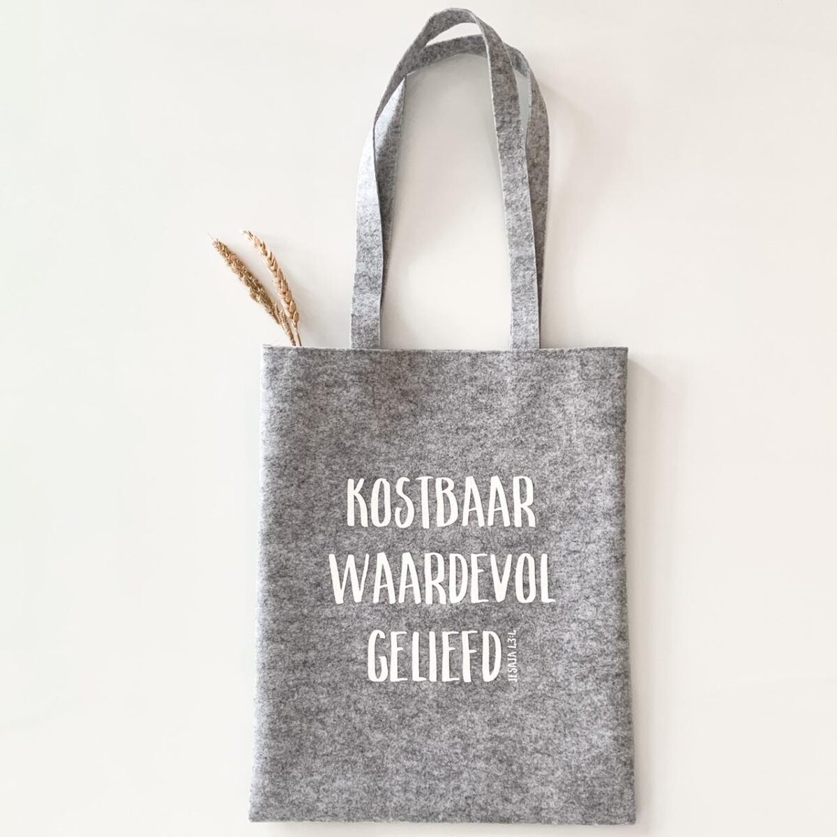 Vilten tas 'Kostbaar, waardevol, geliefd'